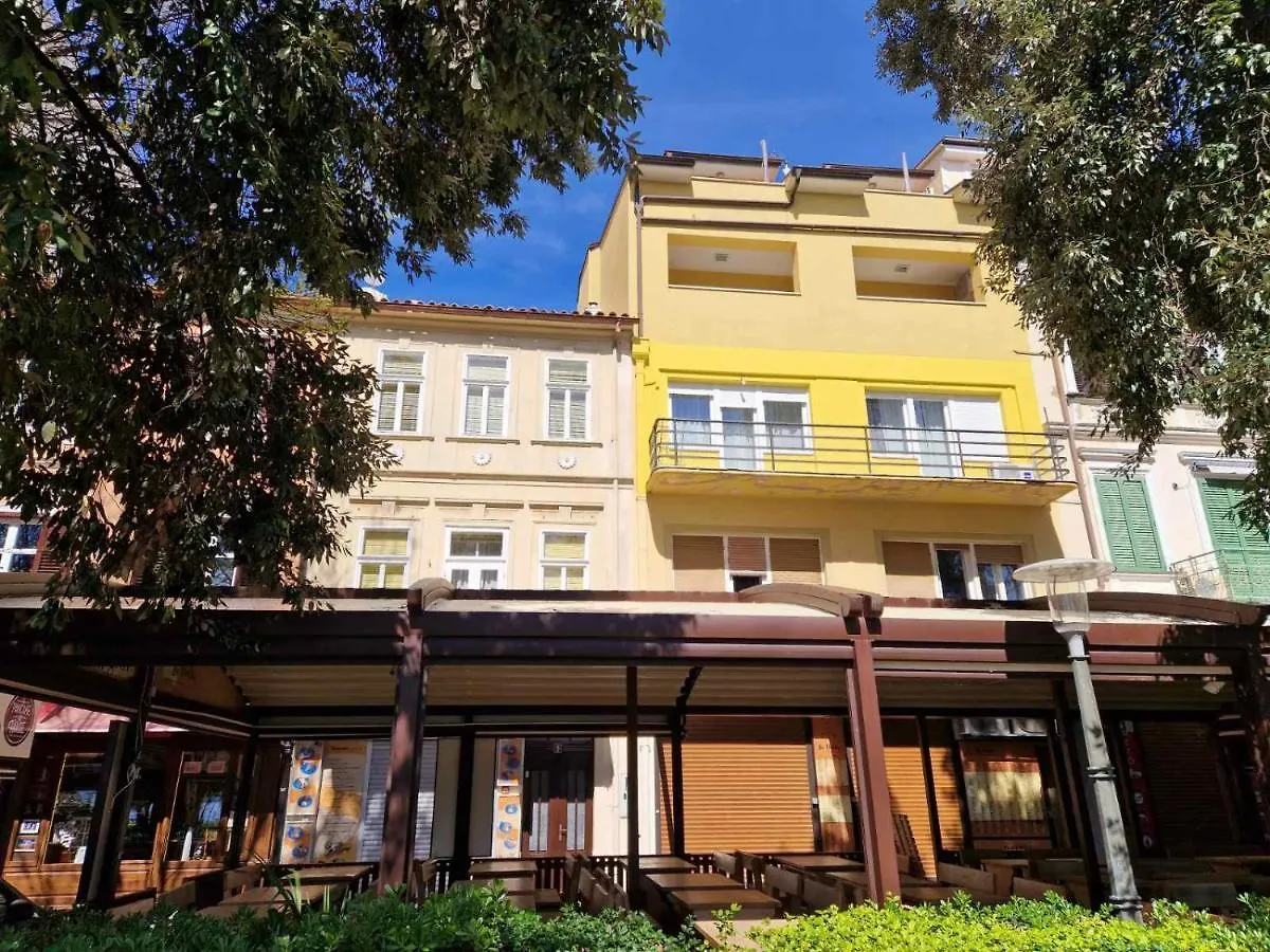 Beachfront Crikvenica Apartment